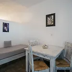 Cape Napos Lejlighedshotel