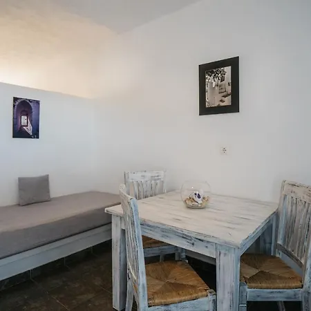 Cape Napos Apartmanhotel
