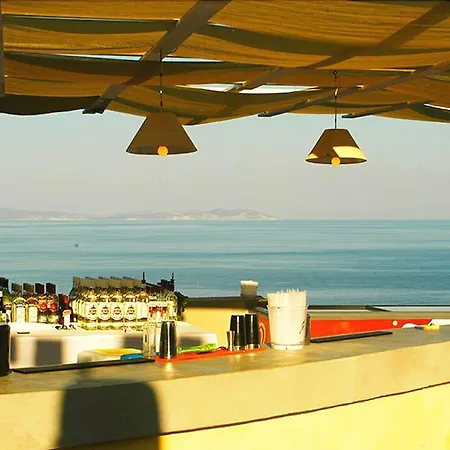 Cape Napos Aparthotel 3*