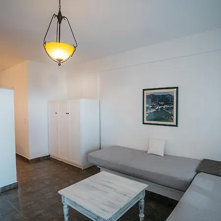 Cape Napos Aparthotel 3*
