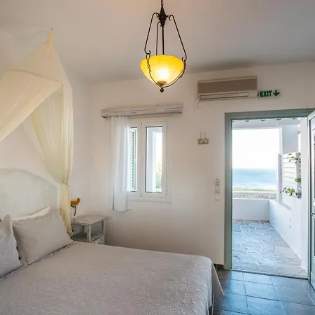 Cape Napos Aparthotel 3*