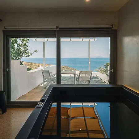 Cape Napos Aparthotel 3*