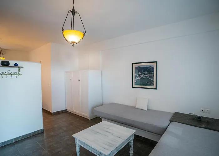 Cape Napos Aparthotel 3*