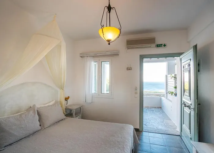 Cape Napos Aparthotel 3*