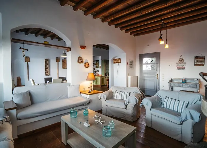 Cape Napos Aparthotel 3*