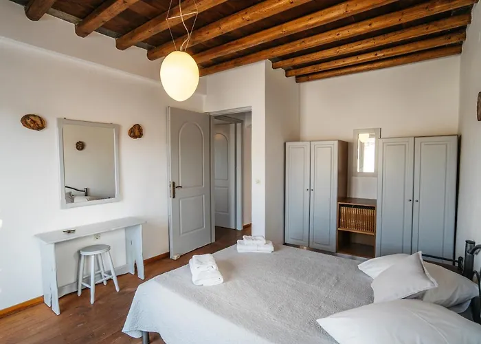 Cape Napos Aparthotel 3*