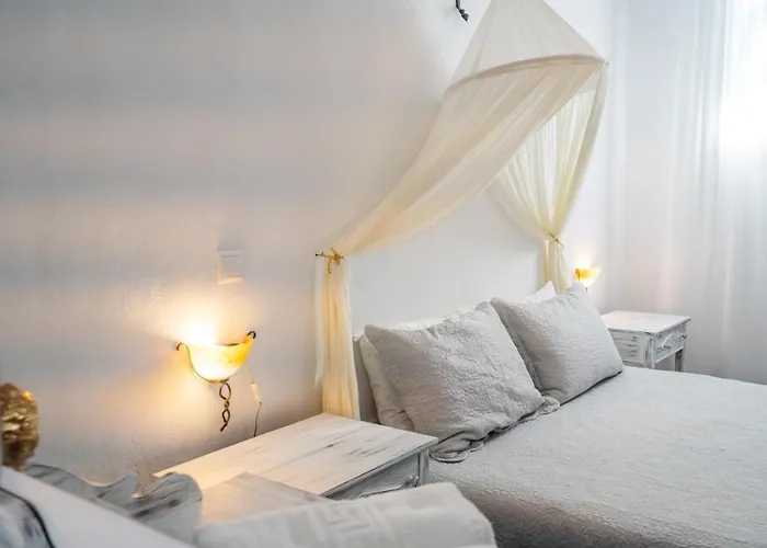 Cape Napos Aparthotel 3*