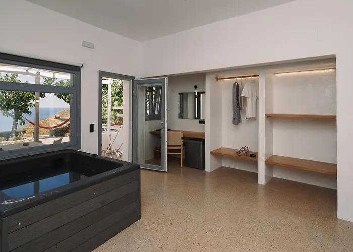 Cape Napos Faros (Sifnos)